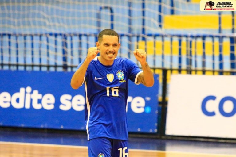 Atleta do Pato Moura é destaque pela Seleção Brasileira de Futsal